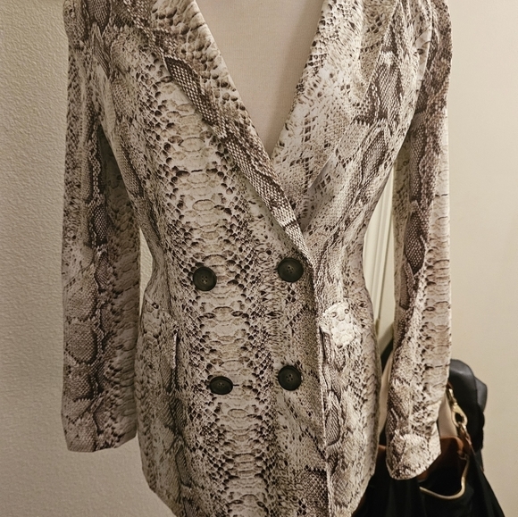 Snakeskin Print Blazer - Picture 2 of 6